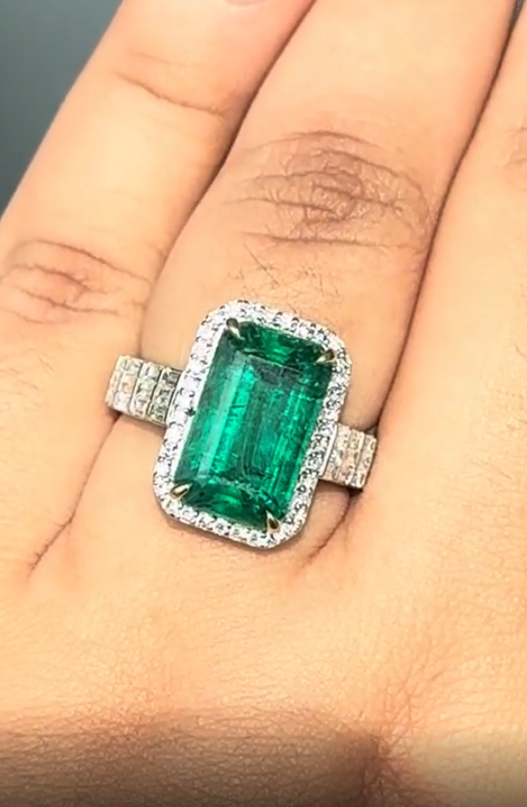 6.80 Carat Emerald in 18K White Gold Ring