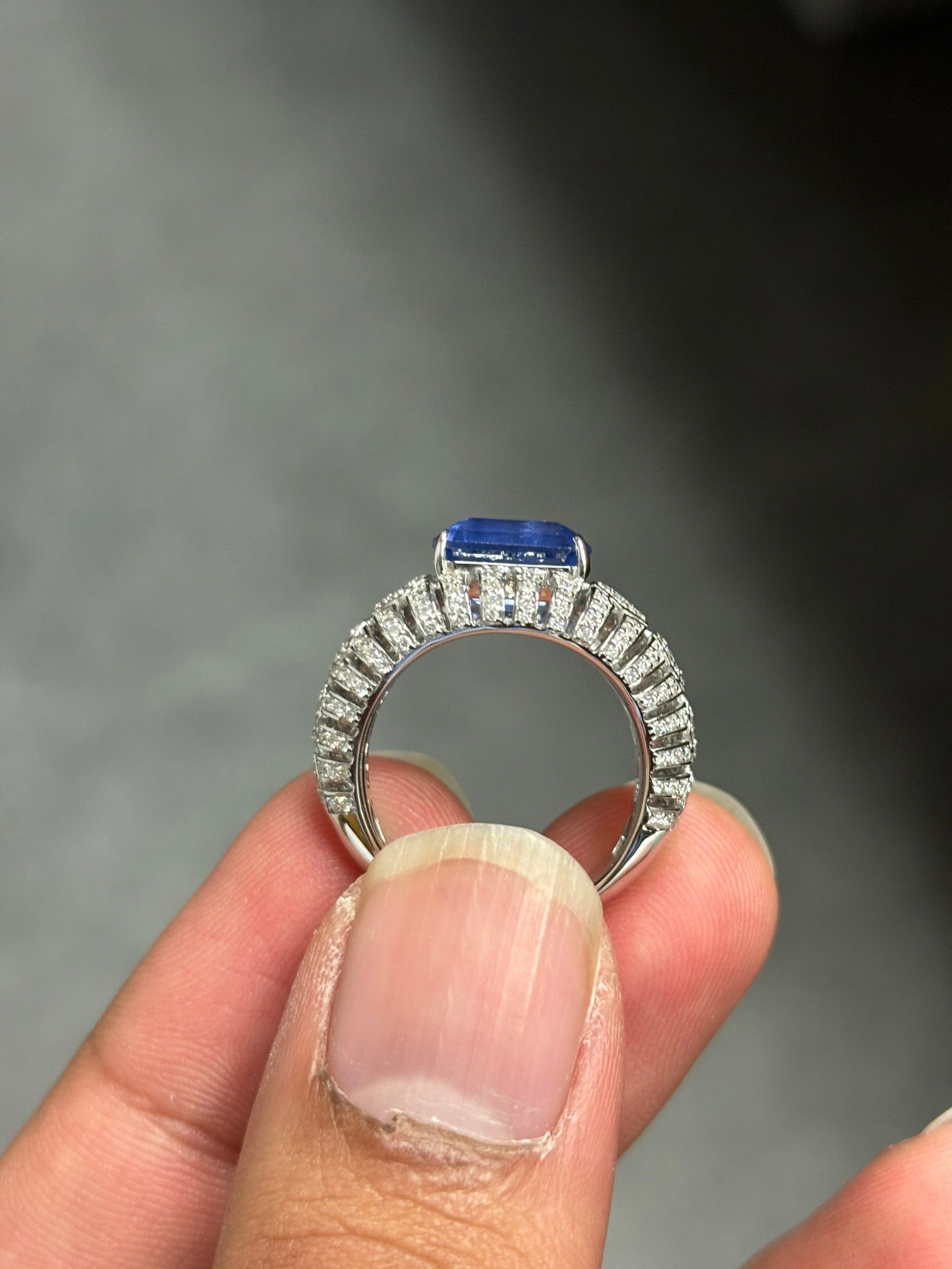 3.54 Carat Ceylon Blue Sapphire and Diamond Ring in 18K Gold