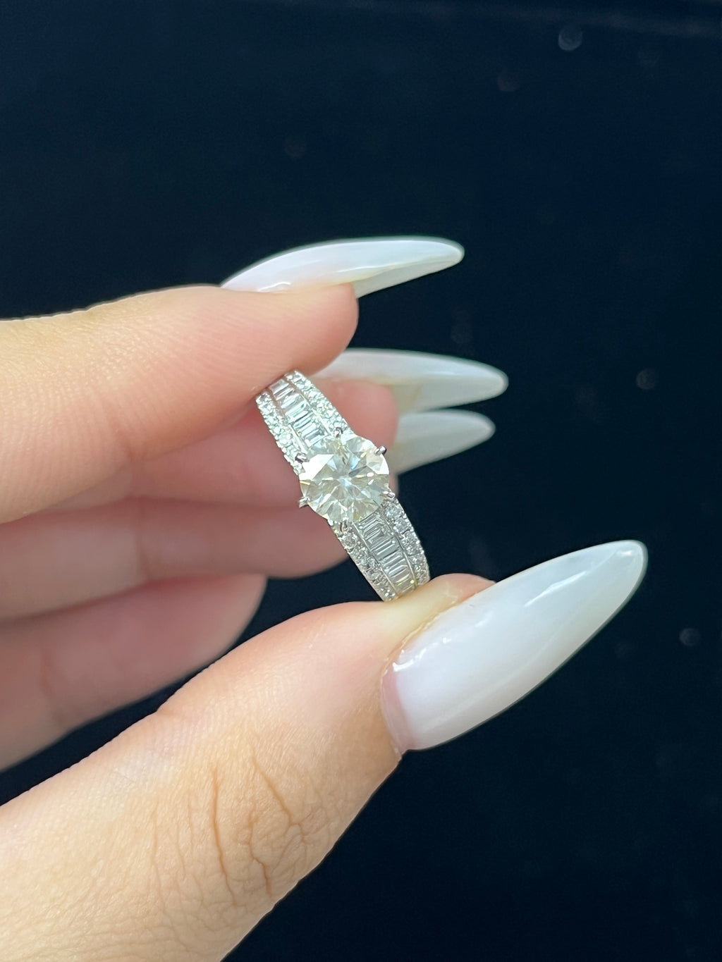 1.03 Carat Diamond Studded Solitaire Ring (18K Gold)