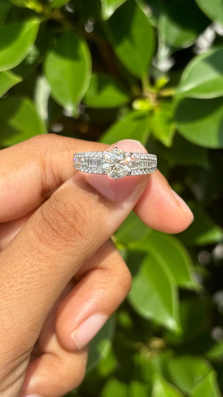 1.03 Carat Diamond Studded Solitaire Ring (18K Gold)