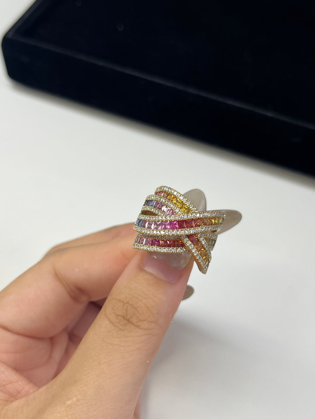 3.92 Carat Rainbow Sapphire Ring in 14K Yellow Gold