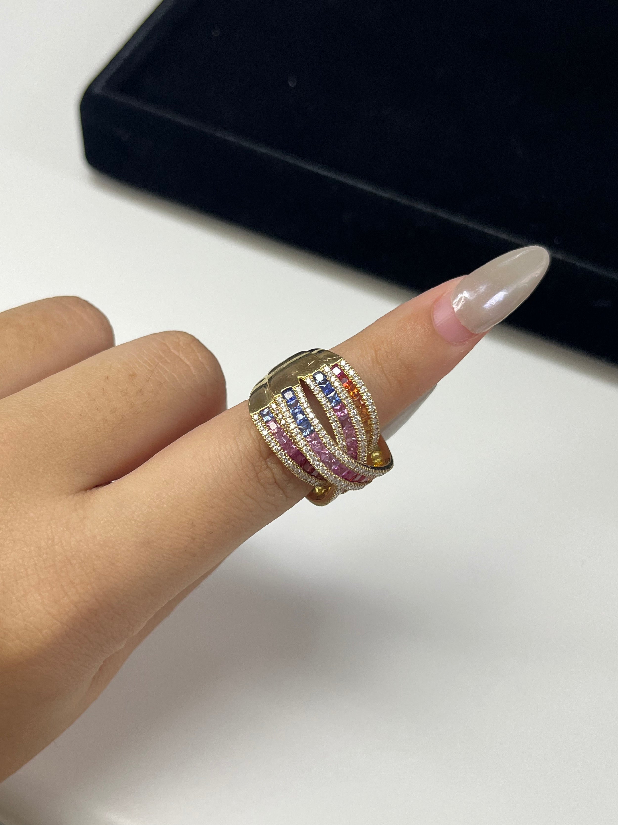 3.92 Carat Rainbow Sapphire Ring in 14K Yellow Gold