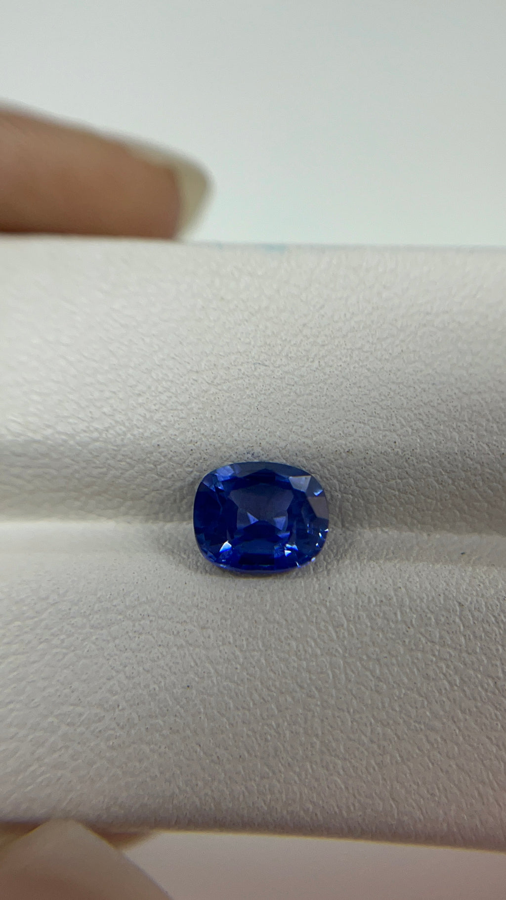 1.79 Carat Natural Srilankan heat Sapphire loose stone