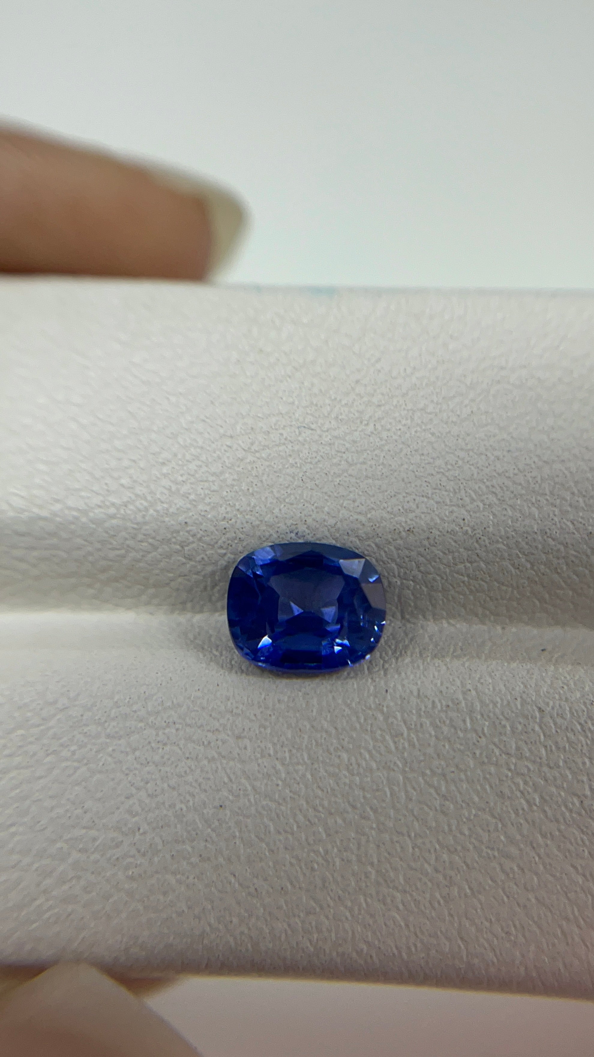 1.79 Carat Natural Srilankan heat Sapphire loose stone