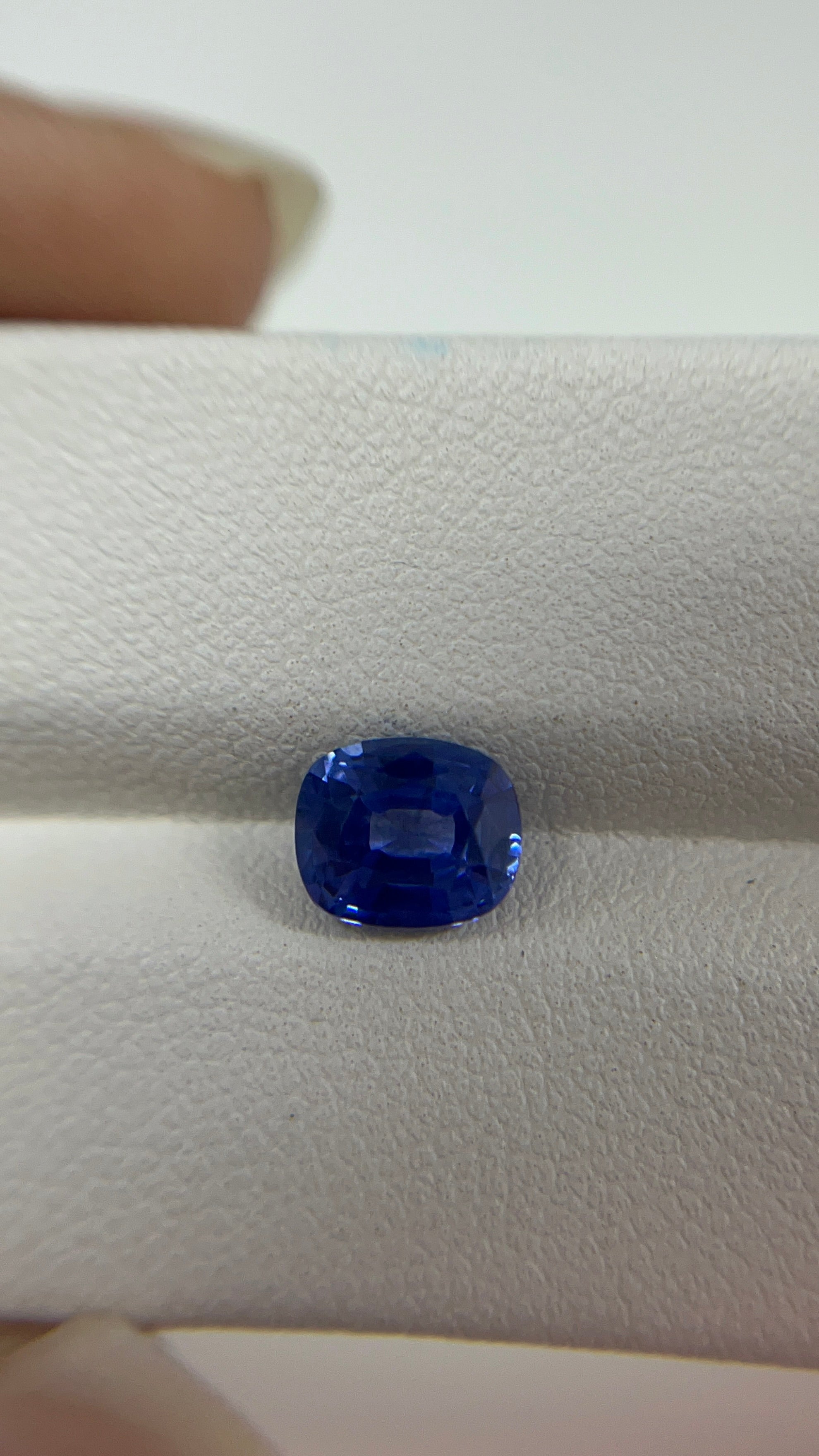 1.79 Carat Natural Srilankan heat Sapphire loose stone