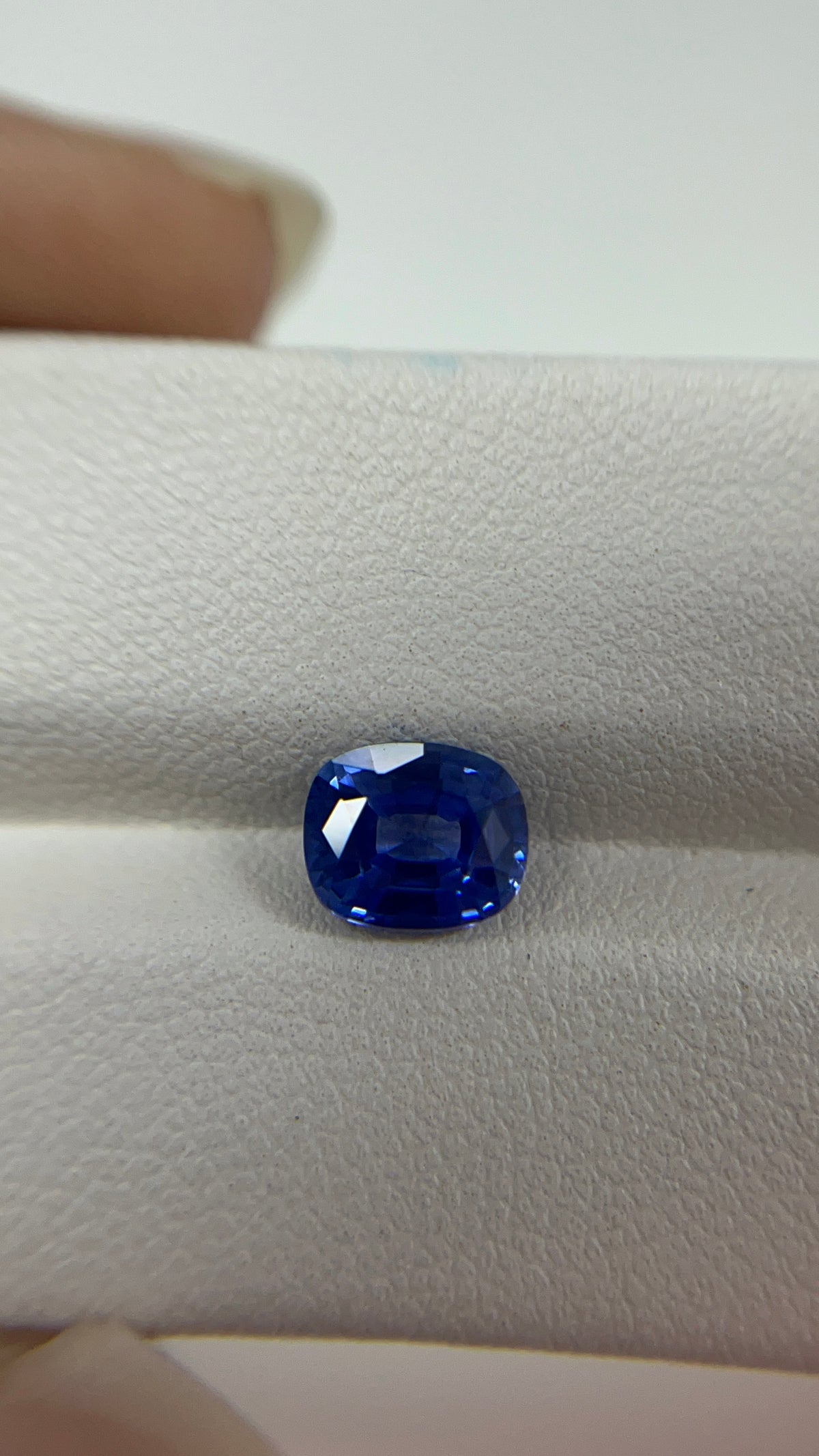 1.79 Carat Natural Srilankan heat Sapphire loose stone
