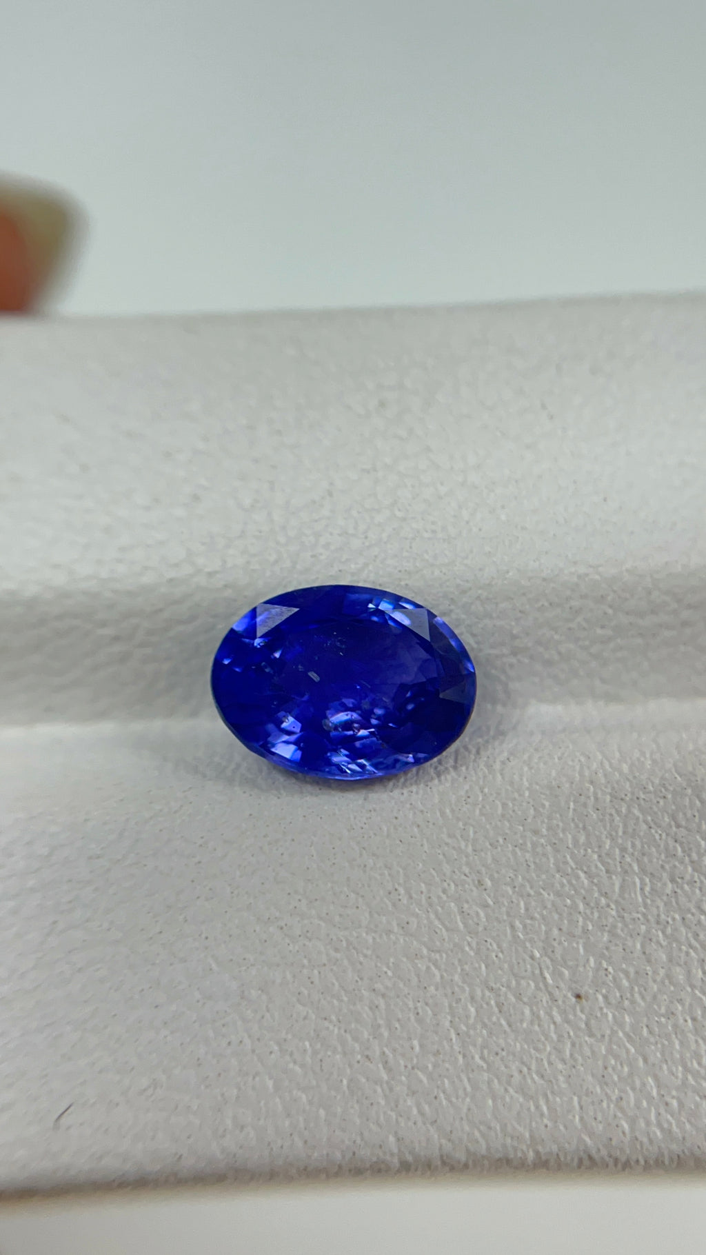 2.73 Carat Oval   No-Heat    Sri Lanka Blue Sapphire Loose stone