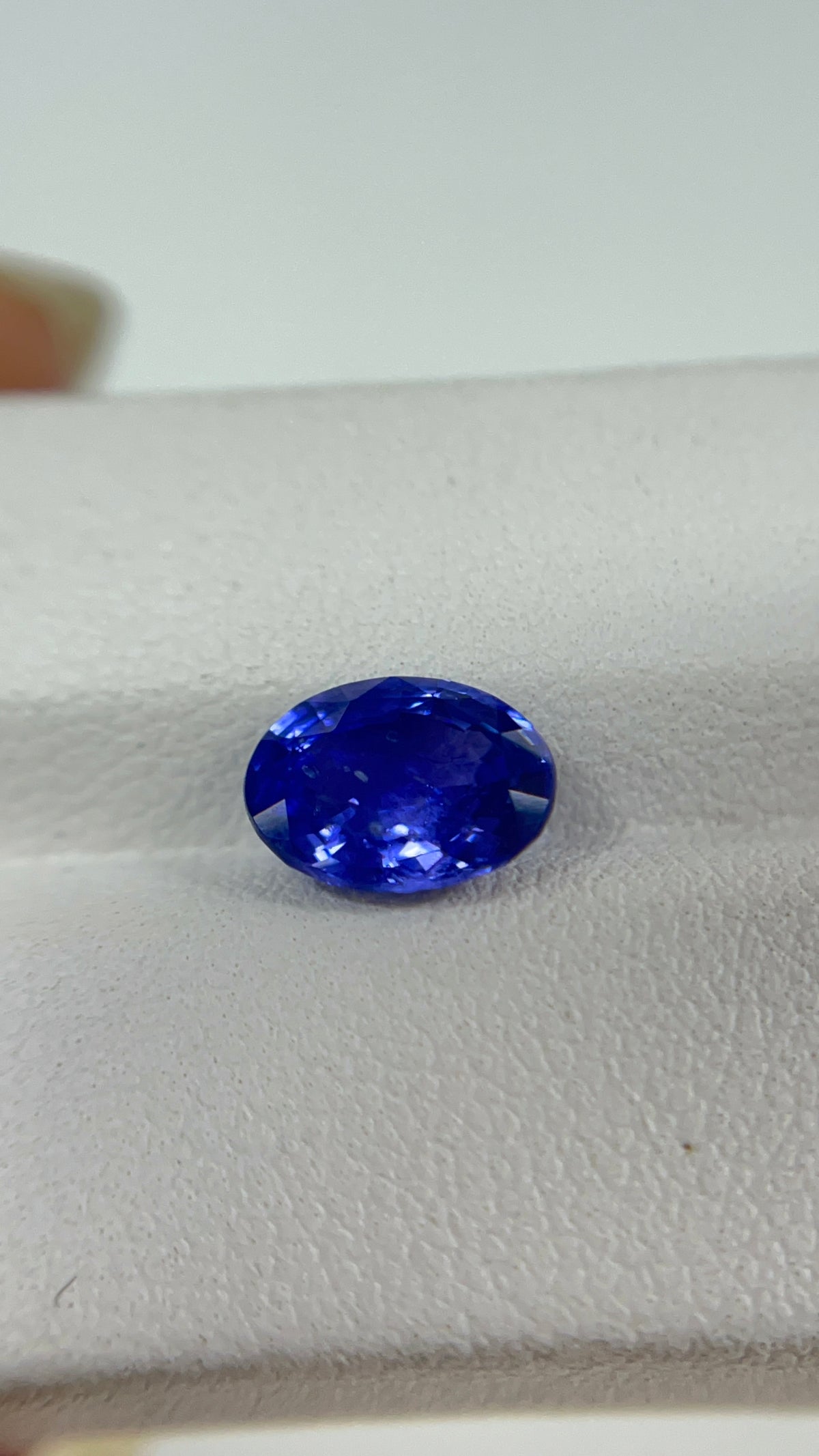 2.73 Carat Oval   No-Heat    Sri Lanka Blue Sapphire Loose stone