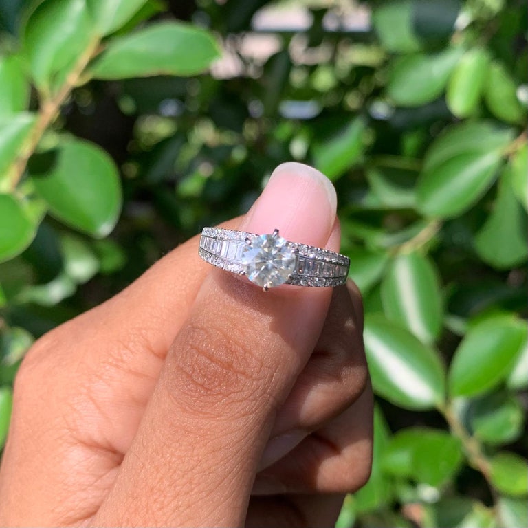 1.03 Carat Diamond Studded Solitaire Ring (18K Gold)