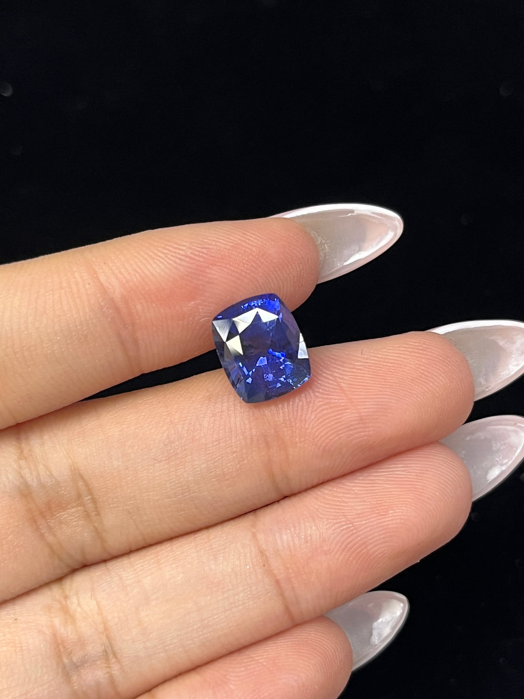 5.57 Carat Cushion cut Cornflower Blue Heat Sapphire loose stone
