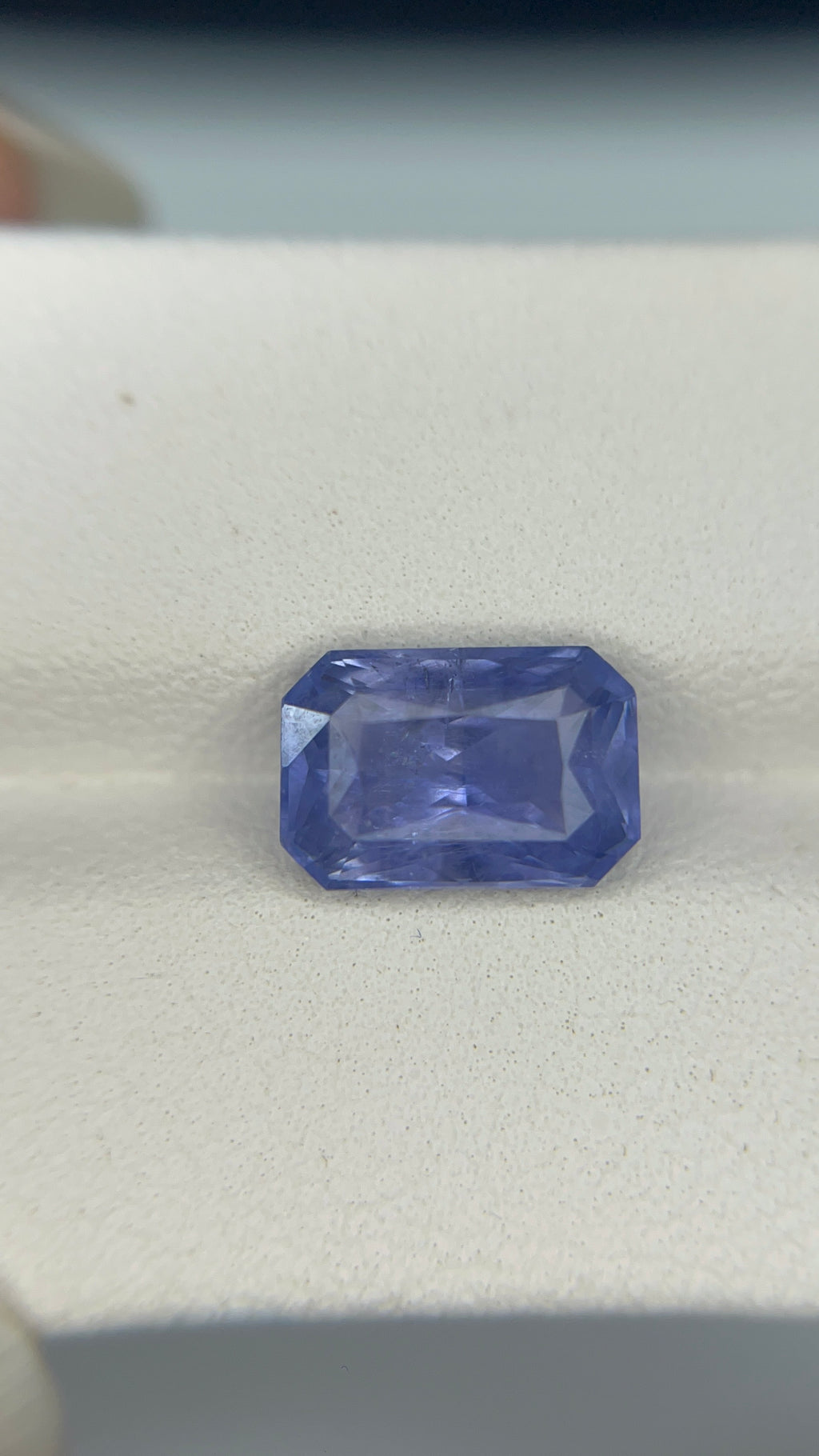 3.99 Carat Emerald cut Sri Lanka Blue Heat Sapphire Loose stone