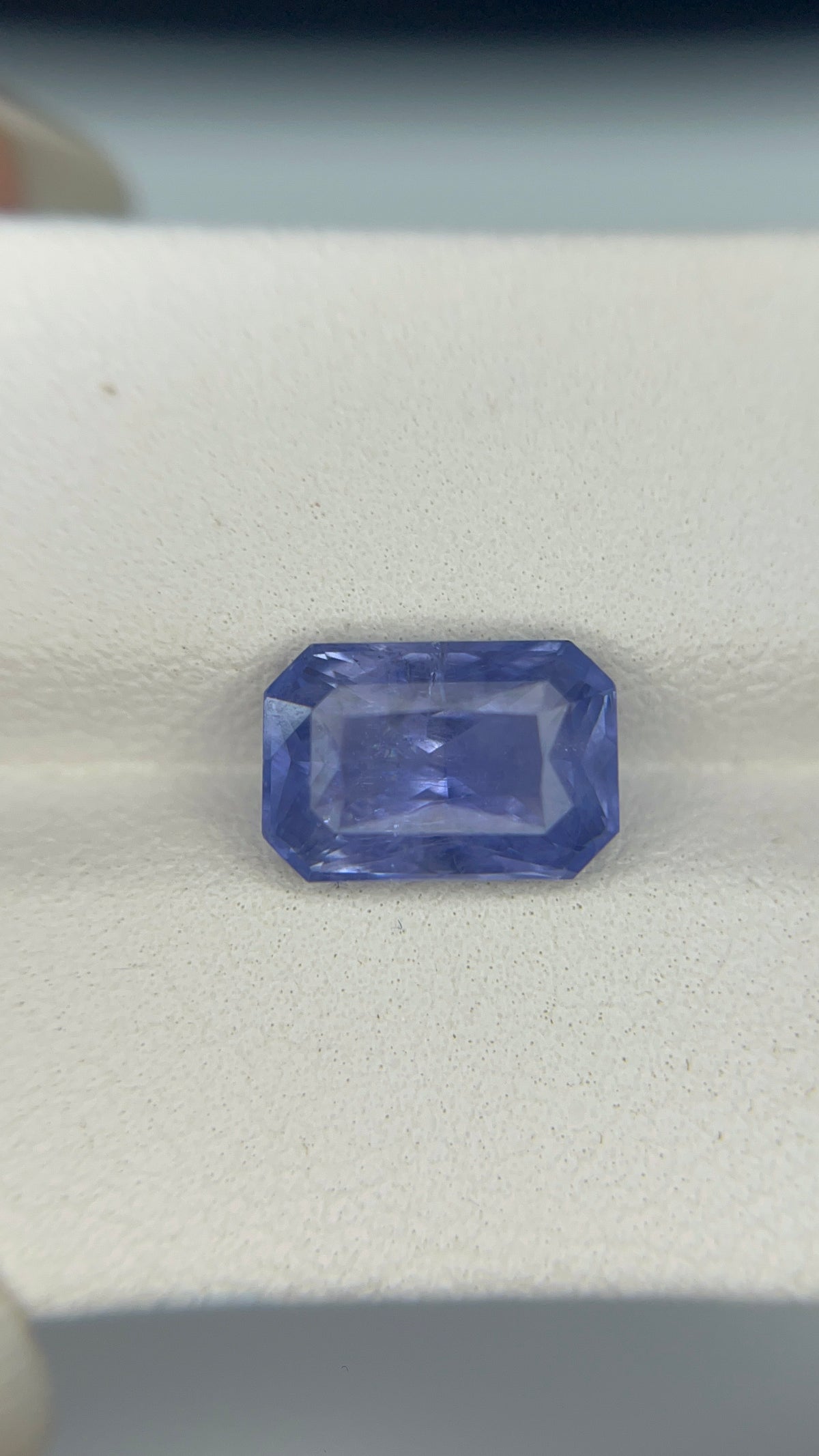 3.99 Carat Emerald cut Sri Lanka Blue Heat Sapphire Loose stone