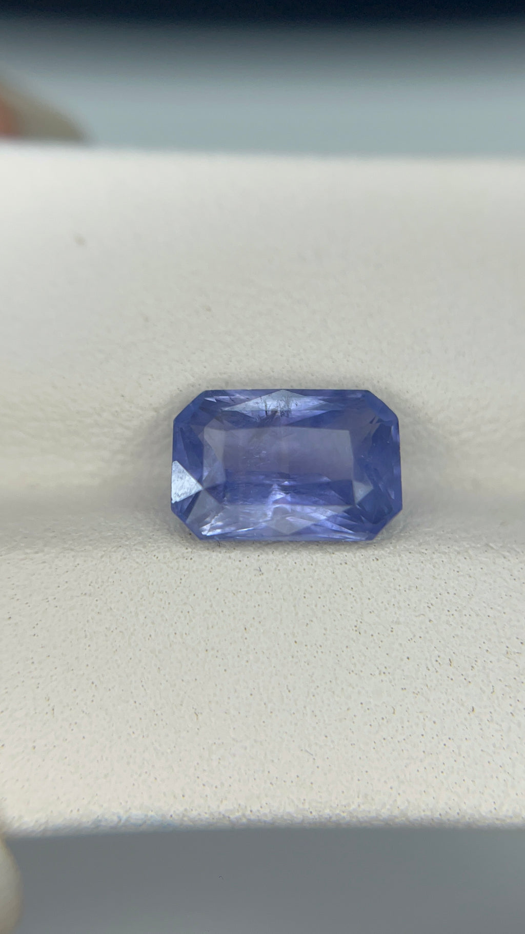 3.99 Carat Emerald cut Sri Lanka Blue Heat Sapphire Loose stone
