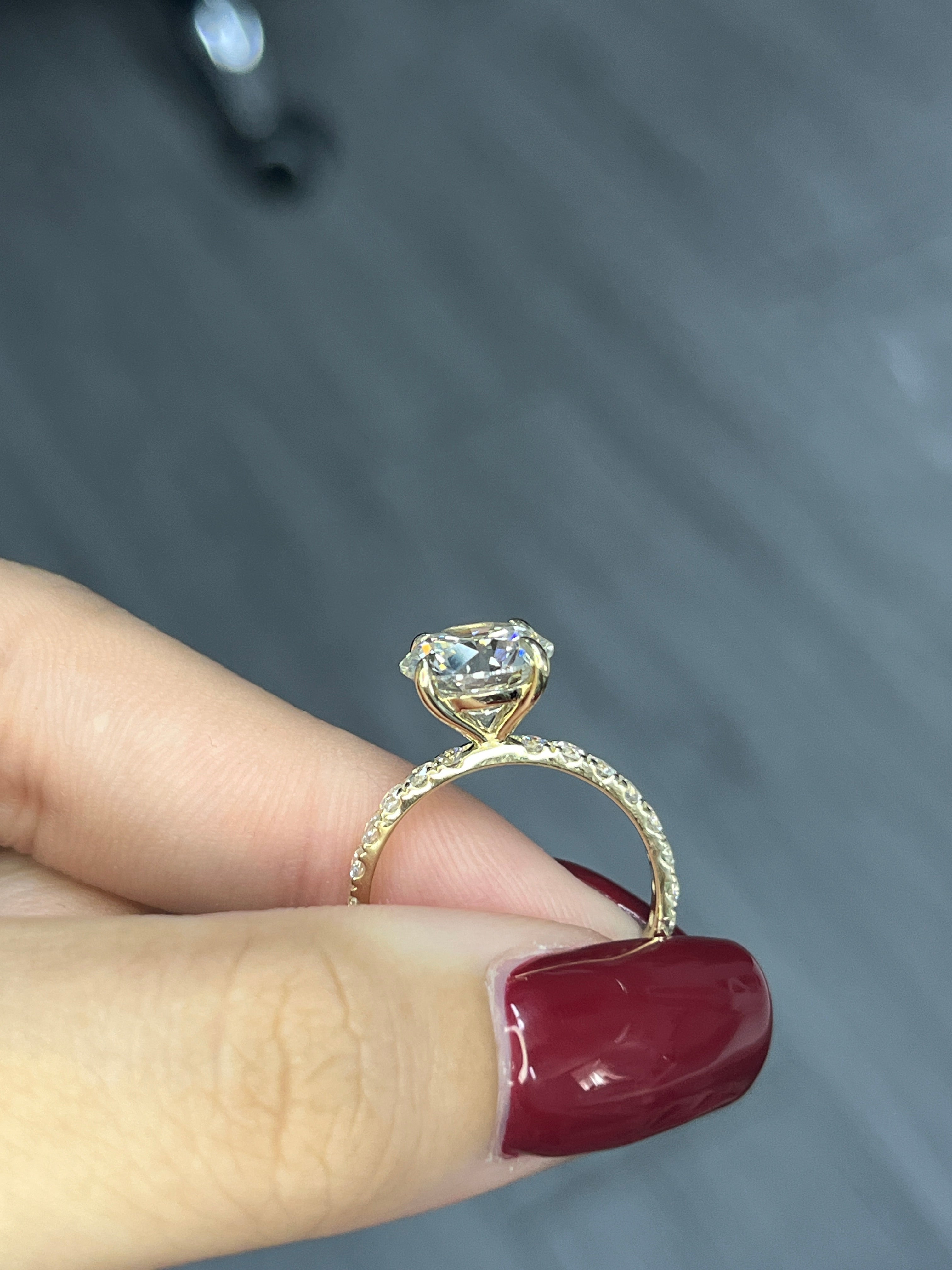 3.1 Carat Round Lab Diamond in 14KYG ring