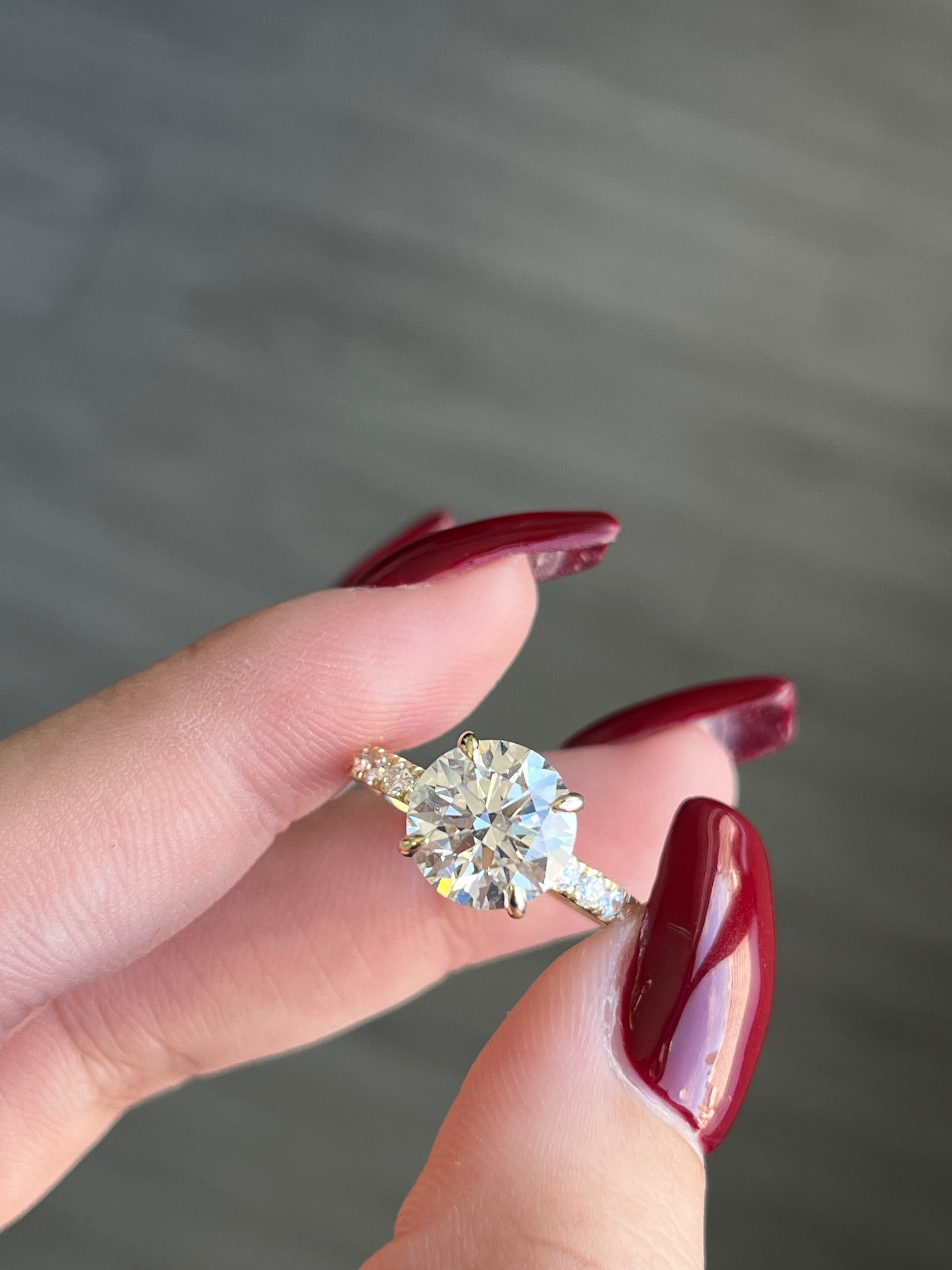 3.1 Carat Round Lab Diamond in 14KYG ring