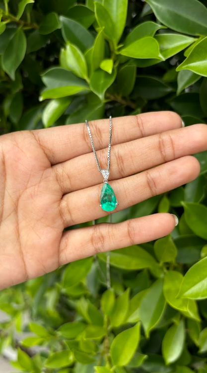 2.72 Carat Emerald and Diamond Pendant in Platinum 850