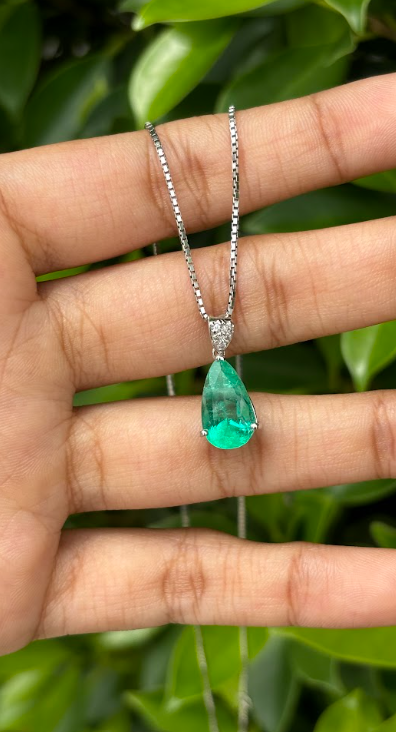 2.72 Carat Emerald and Diamond Pendant in Platinum 850