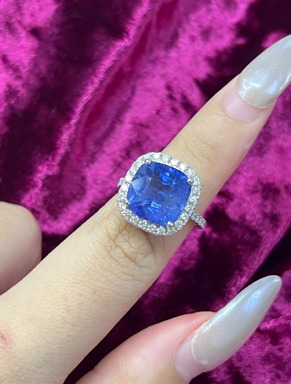 8.22 Carat cushion Sapphire & Halo Diamonds Ring in 18K White Gold
