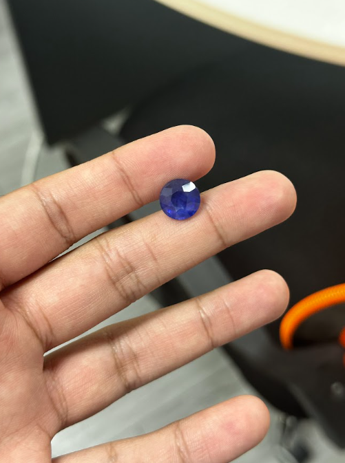 6.52 Carat Round shape heat Sapphire loose stone