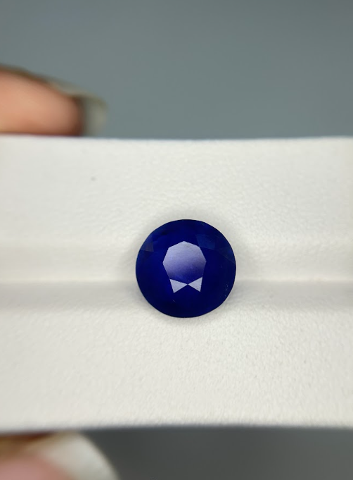 6.52 Carat Round shape heat Sapphire loose stone
