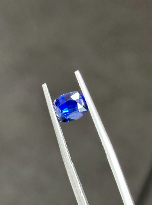 1.70 Carat Cushion cut Sri Lanka Royal Blue	Heat  Sapphire Loose stone