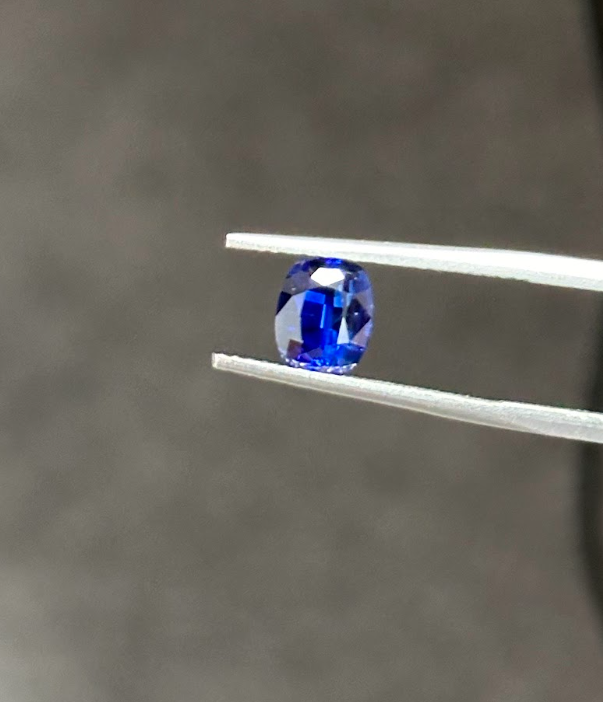 1.70 Carat Cushion cut Sri Lanka Royal Blue	Heat  Sapphire Loose stone