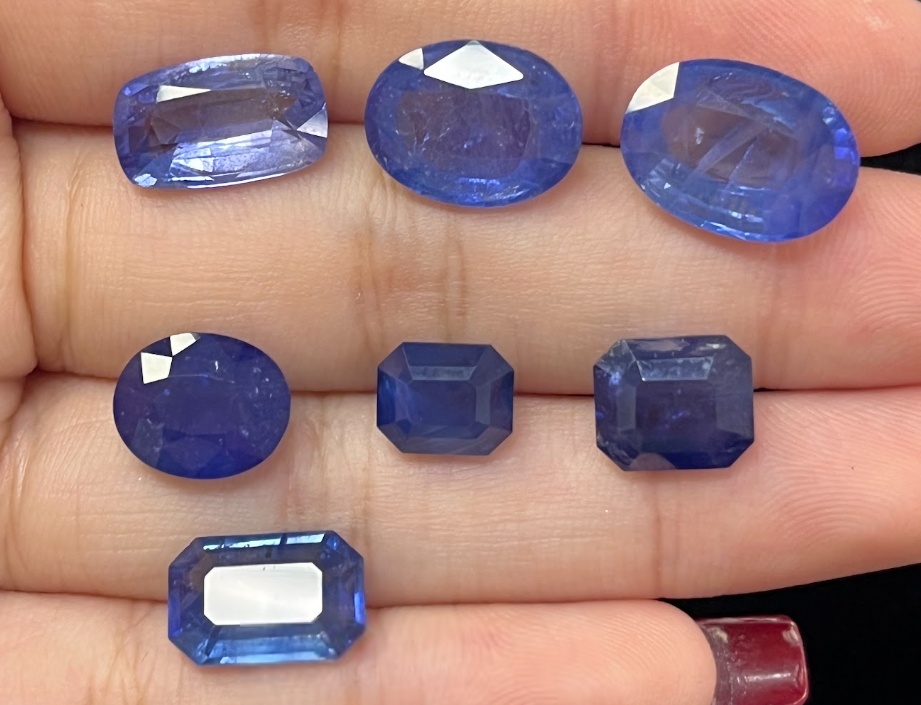 3.69 Carat Mix shaped Sri Lanka Blue	Heat  Sapphire Loose stone lot