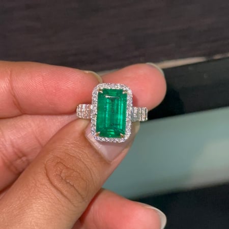 6.80 Carat Emerald in 18K White Gold Ring