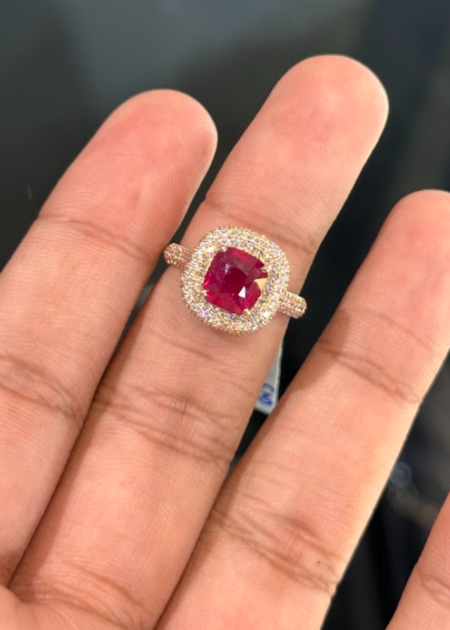 3.03 Carat Ruby 18K Pink Gold Ring