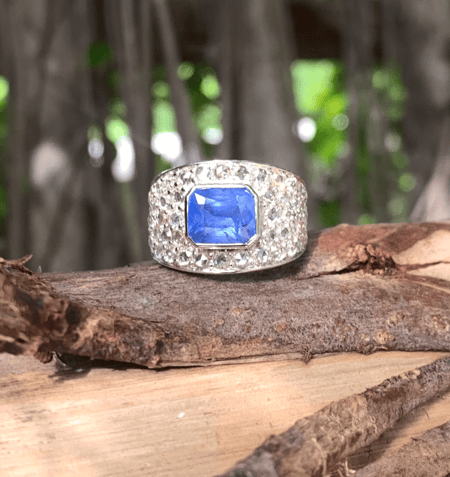 3.56 Carat Ceylon Blue Sapphire Antique Style Ring (14K Gold)