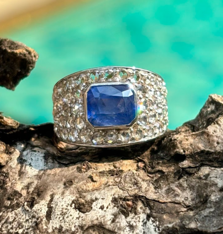 3.56 Carat Ceylon Blue Sapphire Antique Style Ring (14K Gold)