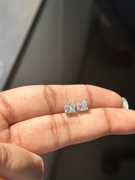 1.73 Carat Princess cut Lab Diamonds in 14KWG stud Earrings