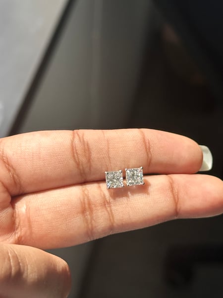 1.73 Carat Princess cut Lab Diamonds in 14KWG stud Earrings