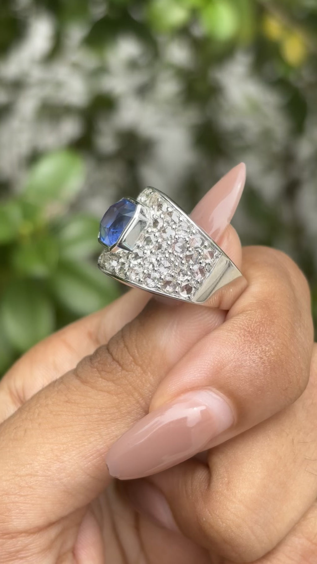 3.56 Carat Ceylon Blue Sapphire Antique Style Ring (14K Gold)