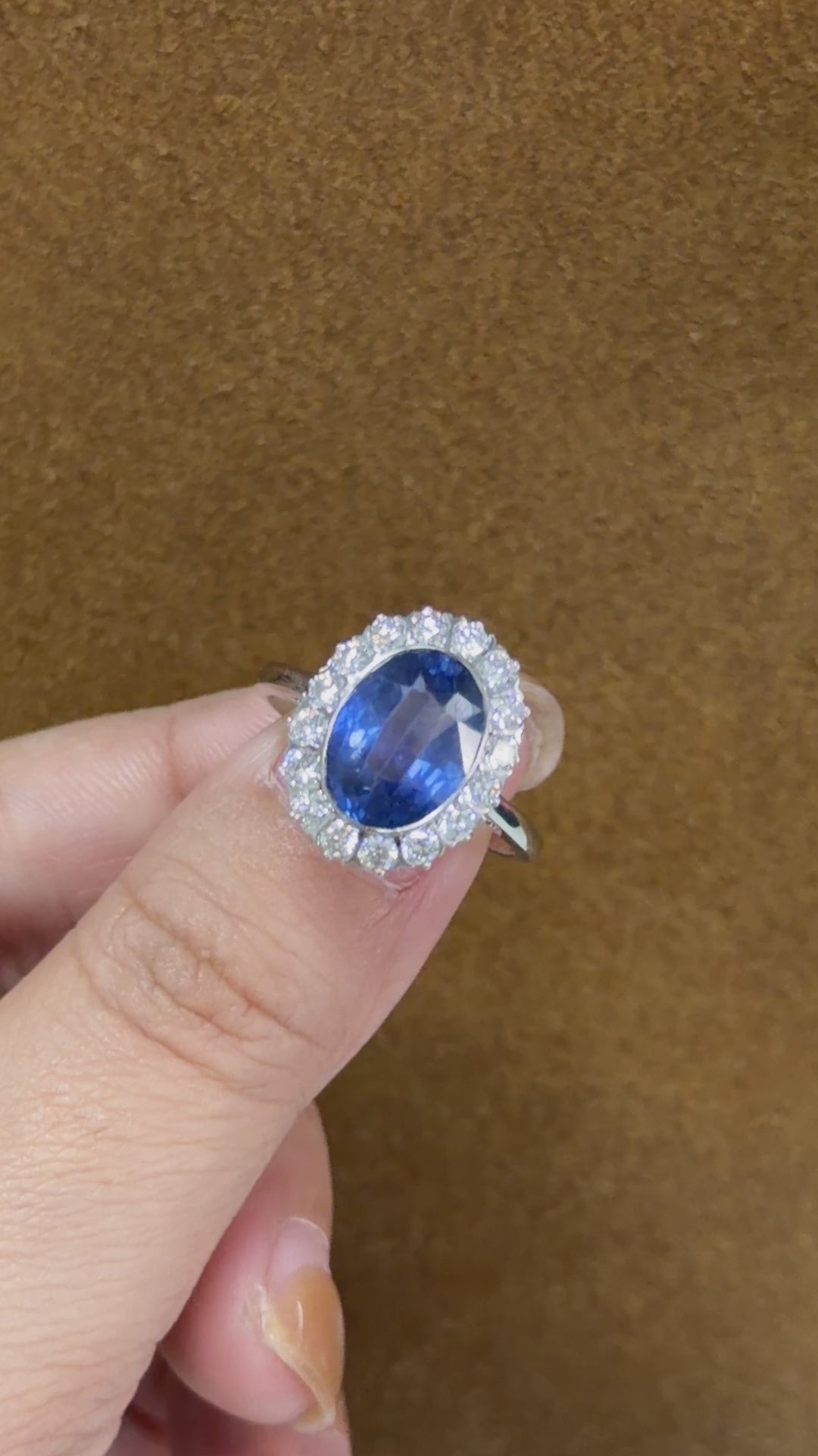 4.95 Carat Natural Sapphire in 18K WG Ring