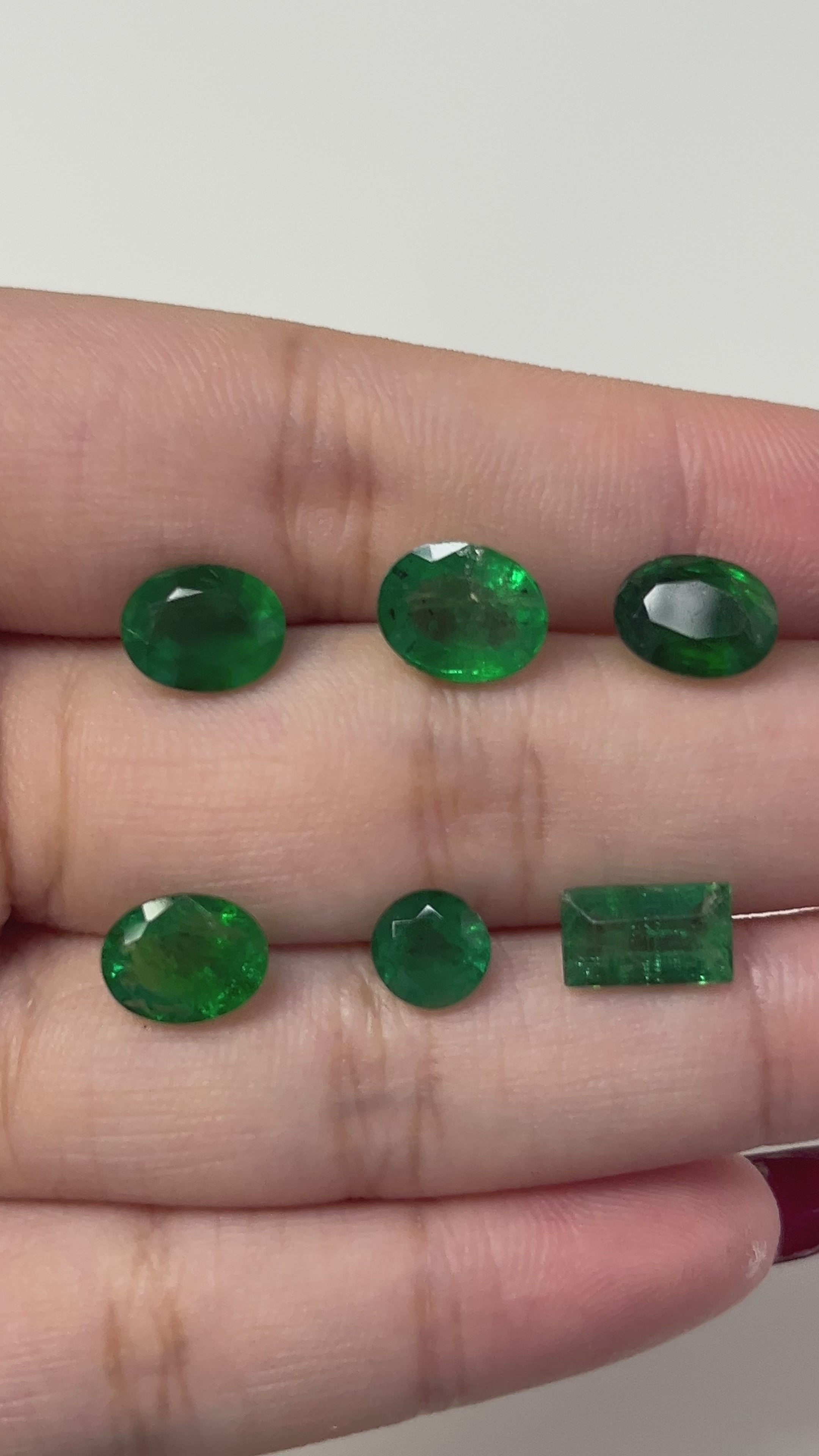 11.29 Carat Loose Gemstone Emerald Lot  Mix shape